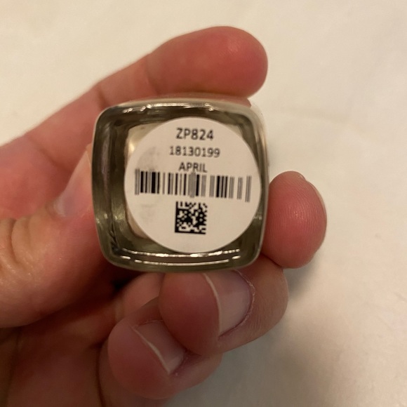 ZOYA Polish “April” nude buff like new - Picture 2 of 2